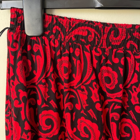 Red and Black Baroque Patterned Skirt - Picture 2 of 4